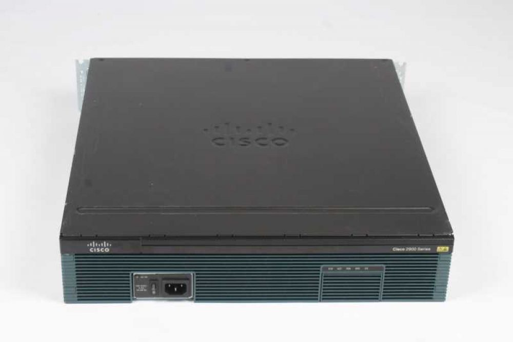 Cisco 2951 w/3 GE, 4 EHWIC, 3 DSP, 2 SM, 256MB CF, 512MB DRAM, IPB